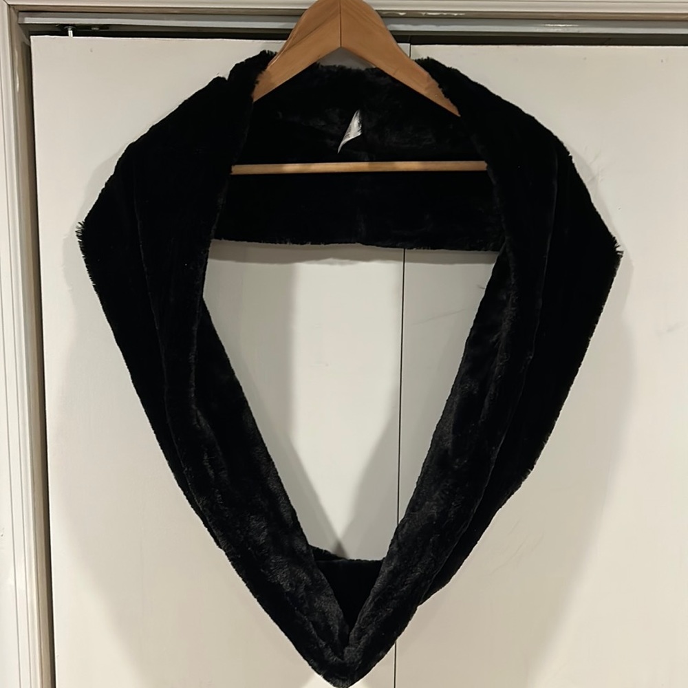 West Loop Infinity Scarf ♾️